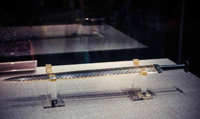 越王勾践剑为何是天下第一剑放大三千倍检测专家这不可能