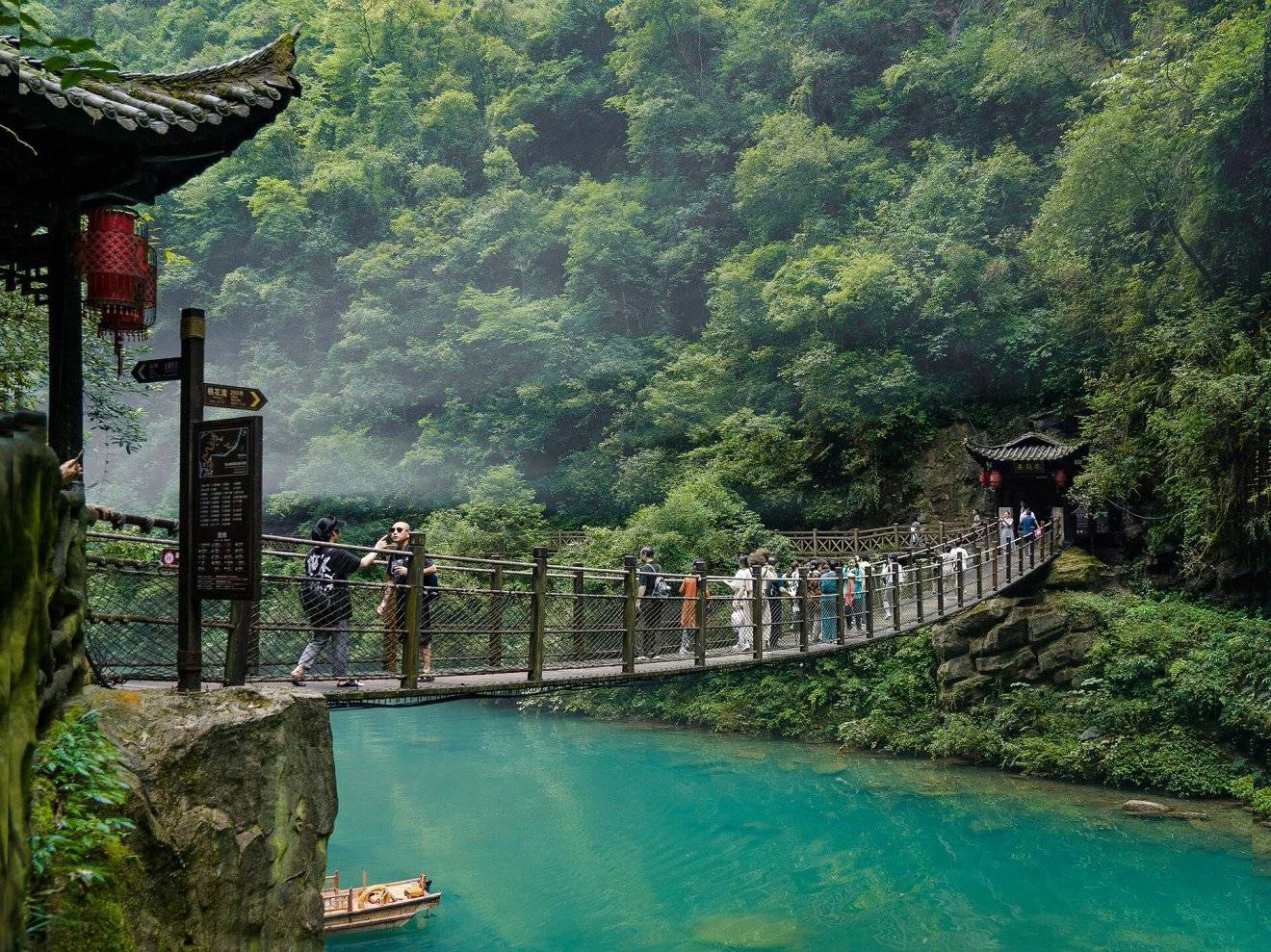 近期,恩施的天气宜人,正是出游的好时节.