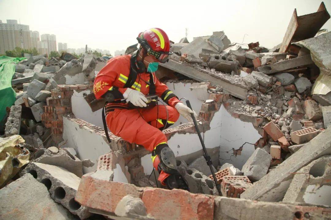 音视频生命探测仪在建筑物倒塌救援中的应用