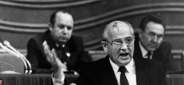 1958年苏联两次犯错导致联合国通过一项可笑决议一项无耻决议