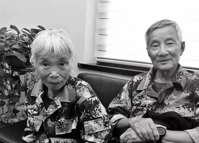 交涉的团长进行围殴,看见团长奄奄一息,陈祥榕和自己的营长陈红军一起