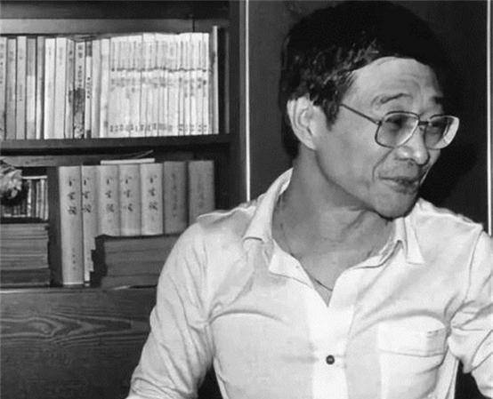 古龙出了一个5字上联倪匡对不出来金庸回了4个字后古龙笑了