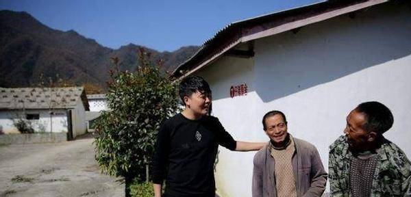 退伍老兵"骗"妻子1000万,到深山养猪,一年狂赚800万_肖辉_生意_广州