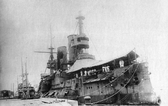 最终,在接收"致远号"和"靖远号"战舰时,北洋官兵中的陈成魁,连金源和