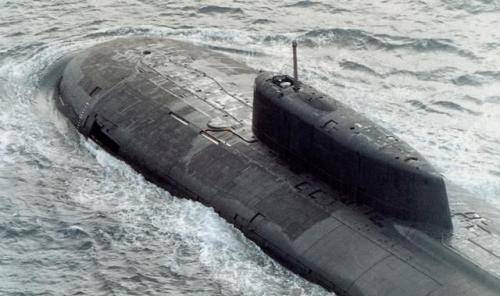 原创6年前372潜艇事件突坠300米180秒逃生冒死甩掉外军反潜跟踪