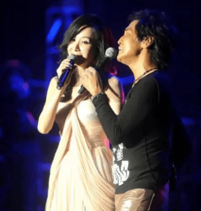 原创齐秦和萧蔷被拍到亲密约会却被孙丽雅逼走最终被爱情抛弃