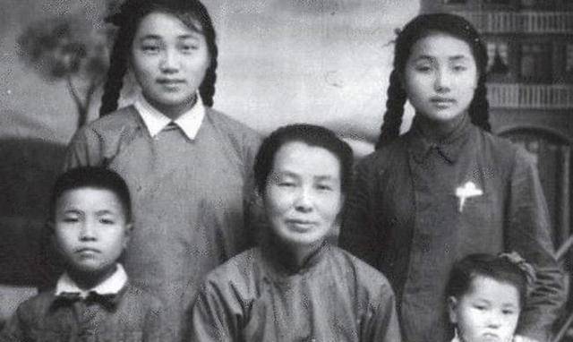 1994年,一苗姓老妇被确认为陈乔年烈士遗腹女,时隔66年认祖归宗_李文_