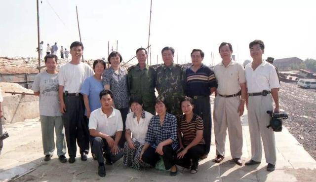 还记得98年抗洪的流泪将军吗已去世一年多儿子的话令人动容