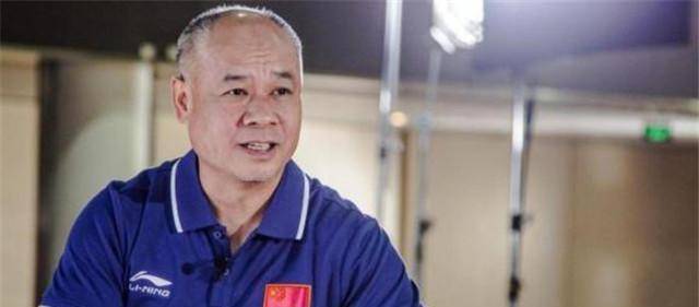 原创57岁体操王子李宁现状身价百亿面容沧桑妻子58岁仍美如少女