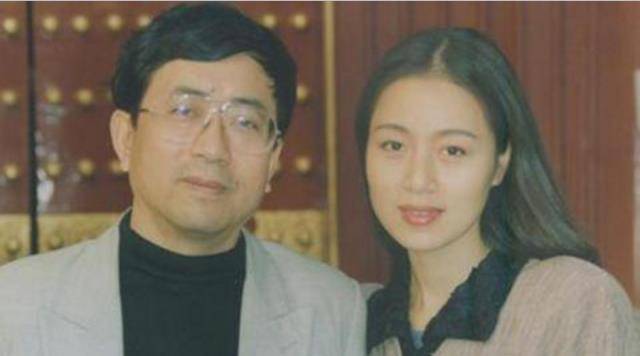 原创余秋雨儒雅博学老梁为何说他假斯文韩寒的评价值得借鉴