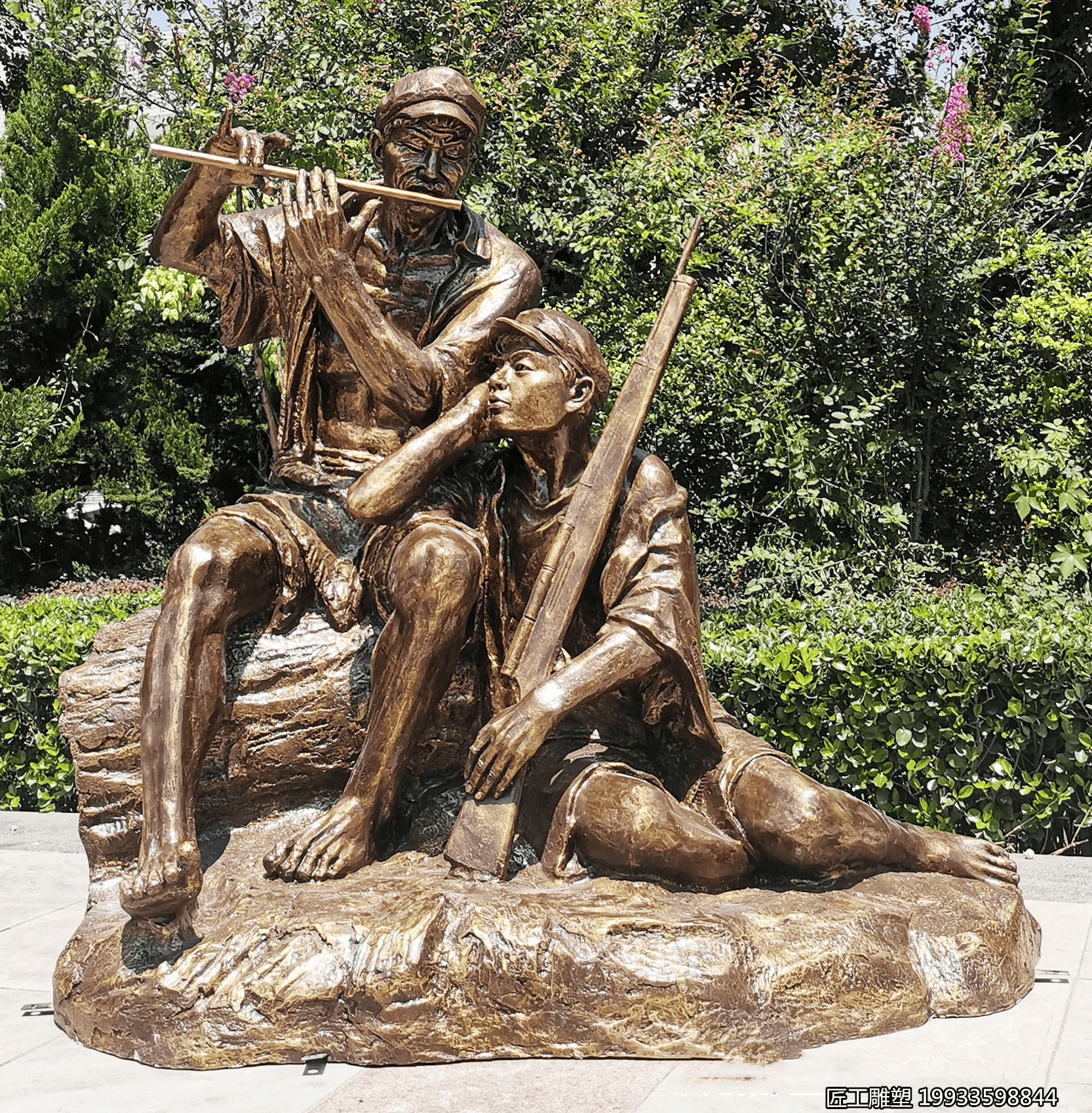 玻璃钢仿铜红军雕塑 广场公园景观人物装饰小品