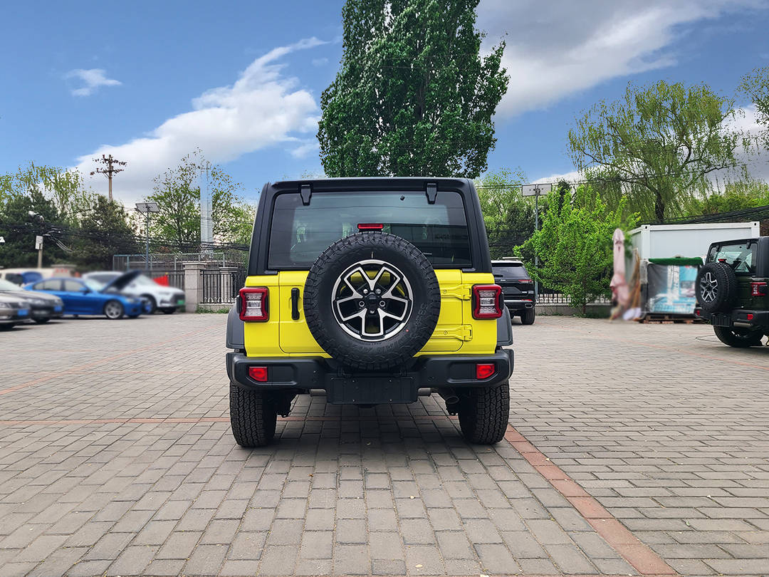 2024款jeep牧马人罗宾汉两门版荧光黄到店 北京第一台实拍