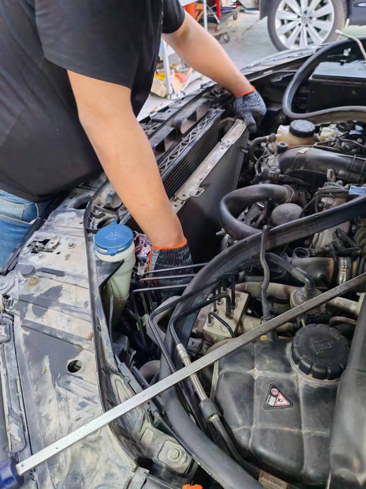 奔驰梅赛德斯ml400更换水箱图片_搜狐汽车_搜狐网