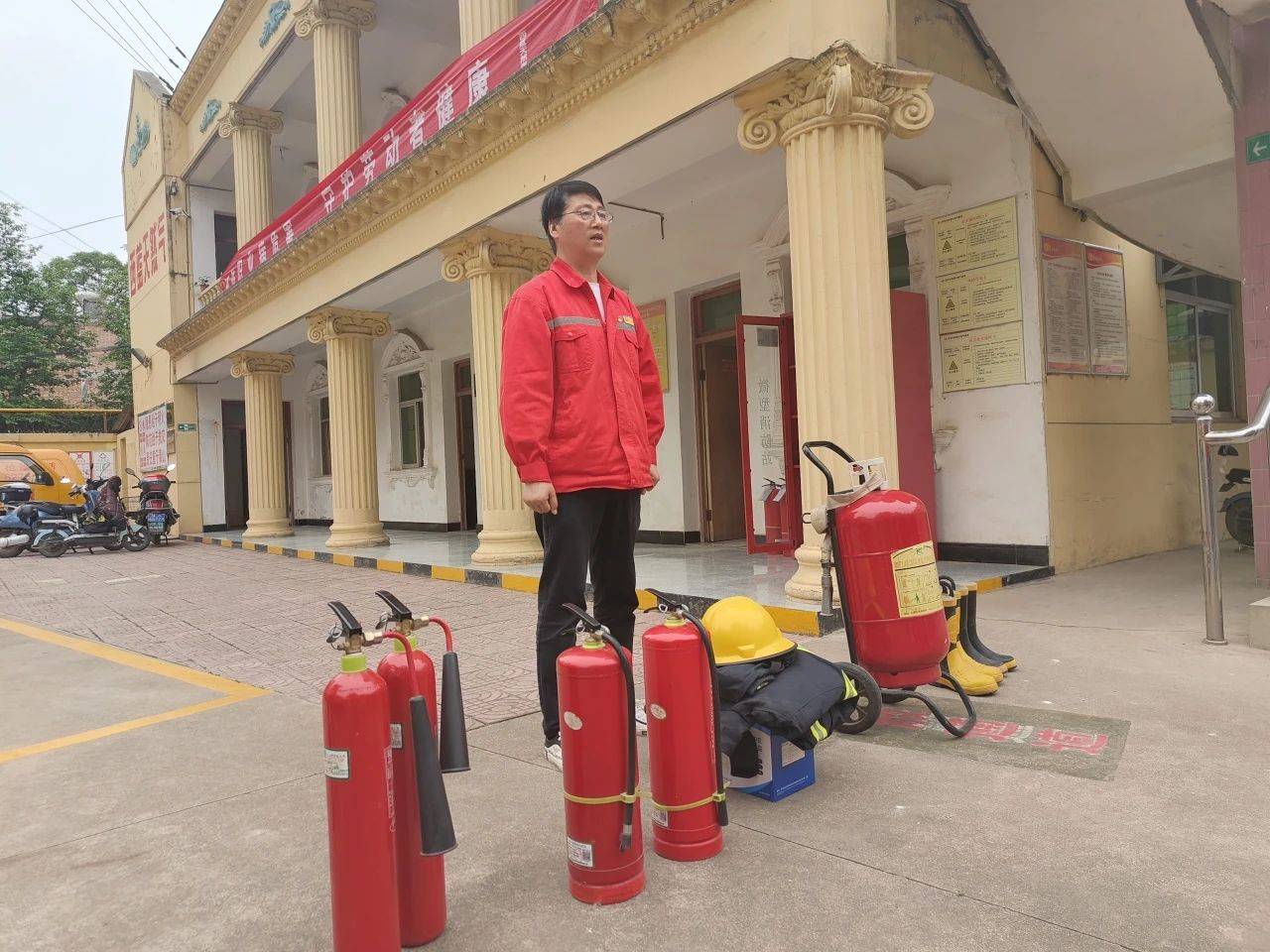 西蓝集团组织开展消防安全知识和技能培训
