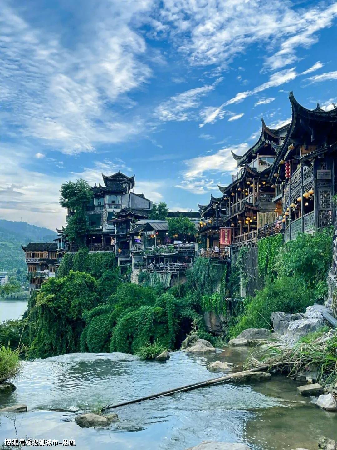 在湖南张家界旅游四天三晚网上推荐的旅行社靠谱吗 驴友亲身体验游记!