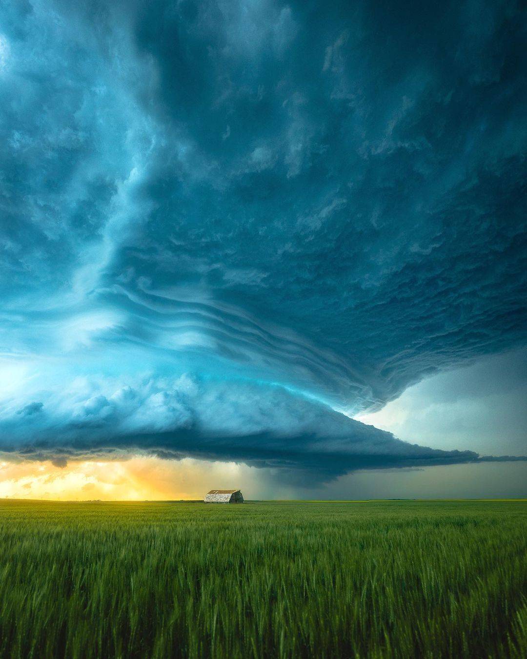 龙卷风的母体,蕴藏着"洪荒之力"的超级单体风暴云 | 每日一图 狐瞰