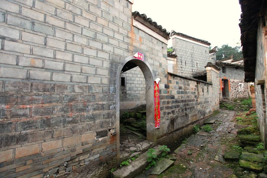 晨岭 [江右古村有金溪 (38)]