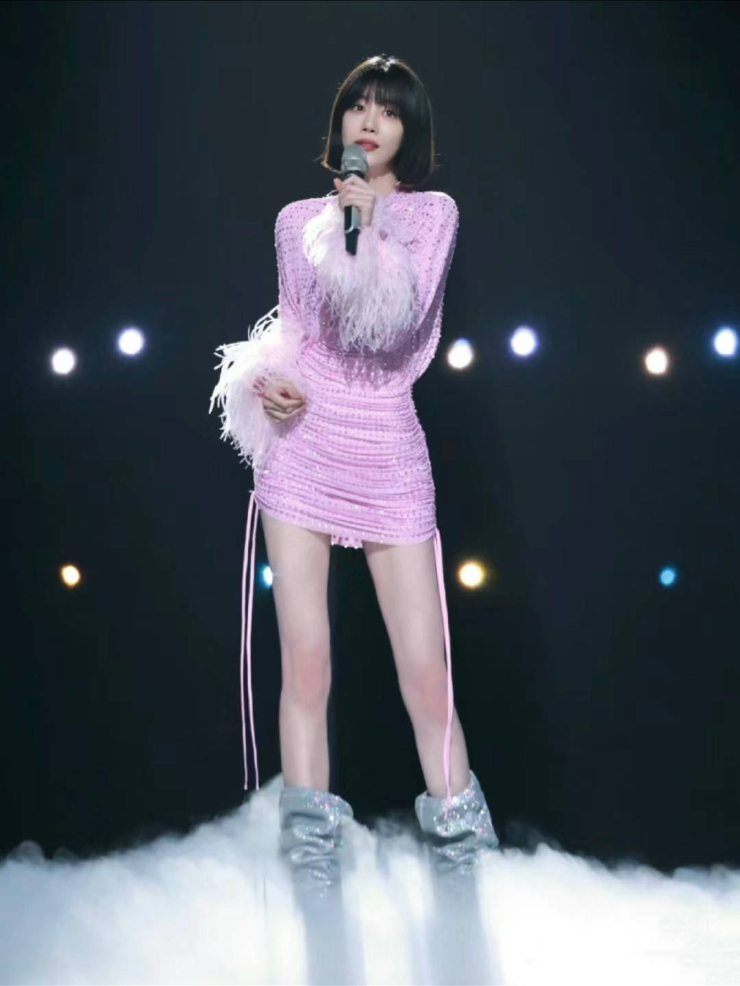 李溪芮张腾恋情曝光引热议