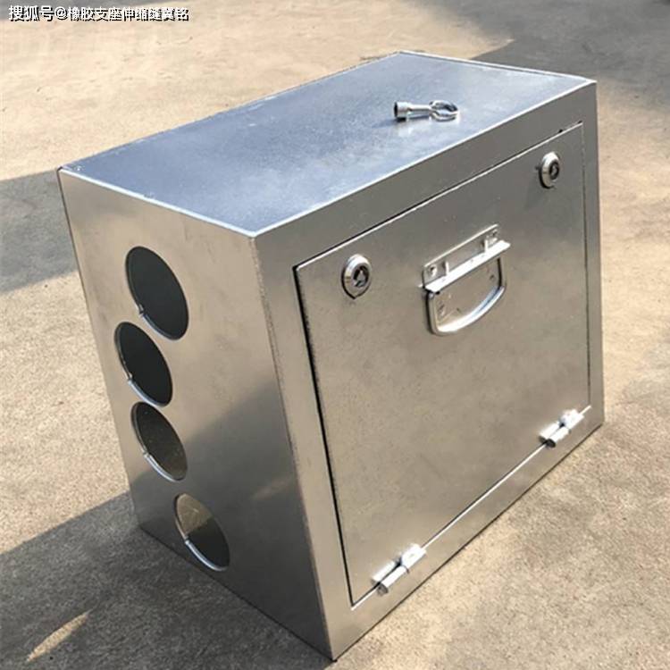 配电箱内则有电源进线开关和分回路开关等其他根据配电控制需要的电器