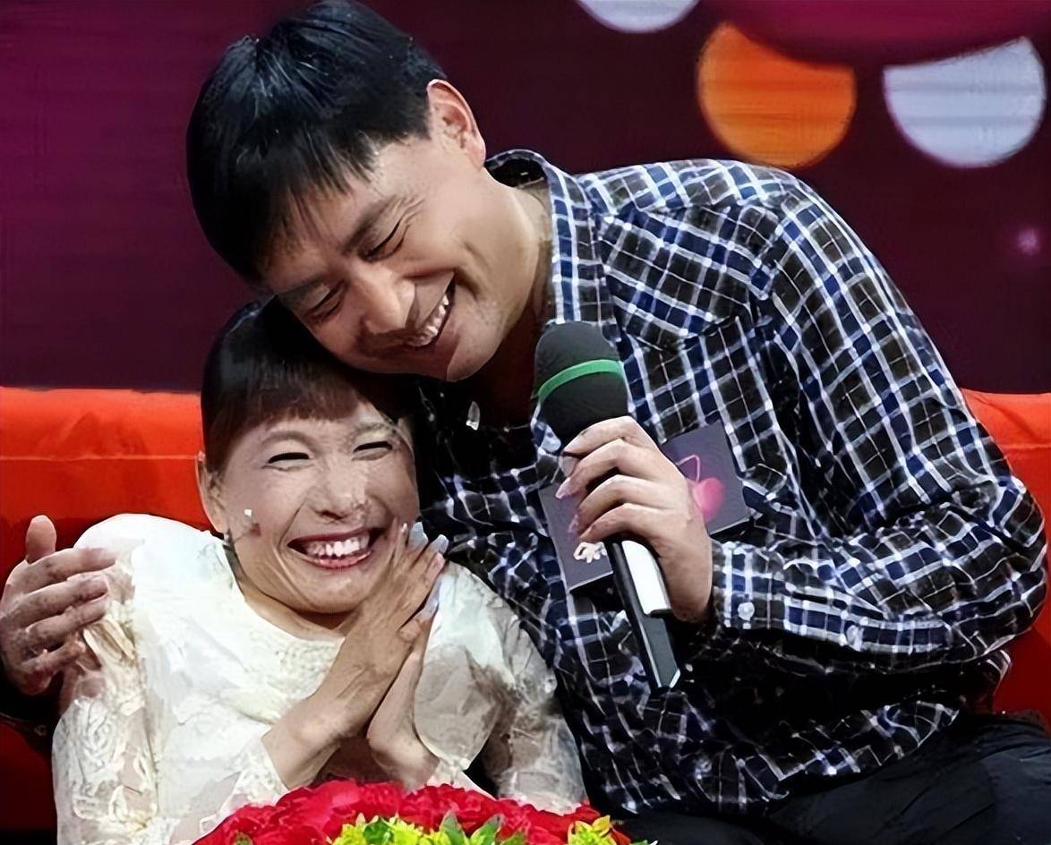 这对小夫妻相处得非常融洽,感情的圆满让他们在事业上也更有干劲了