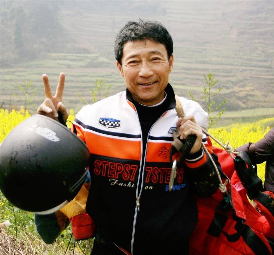 峨眉九老洞为何频频有人失踪?为查明真相,"中国飞人"勇闯诡洞