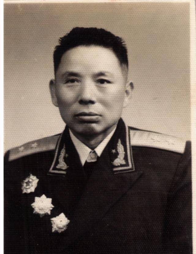 罗华生:红四团政委,山东八路野战师师长,为何只授少将