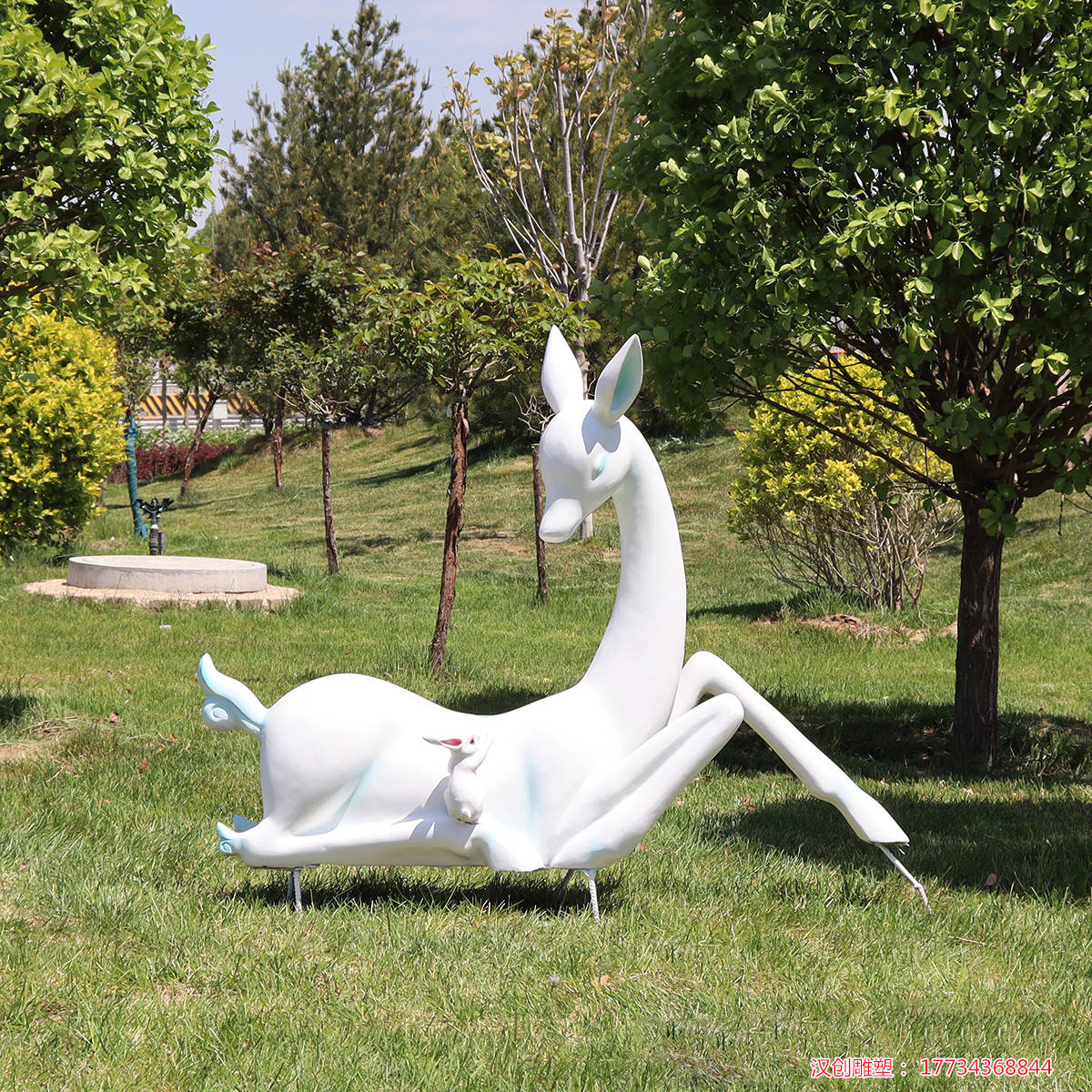 玻璃钢动物吉祥鹿雕塑 景观美陈小品草坪摆件