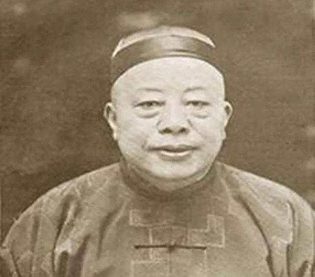 黄金荣晚年:仅剩贴身女佣忠诚陪伴,后为她建了座庵堂,至今仍在