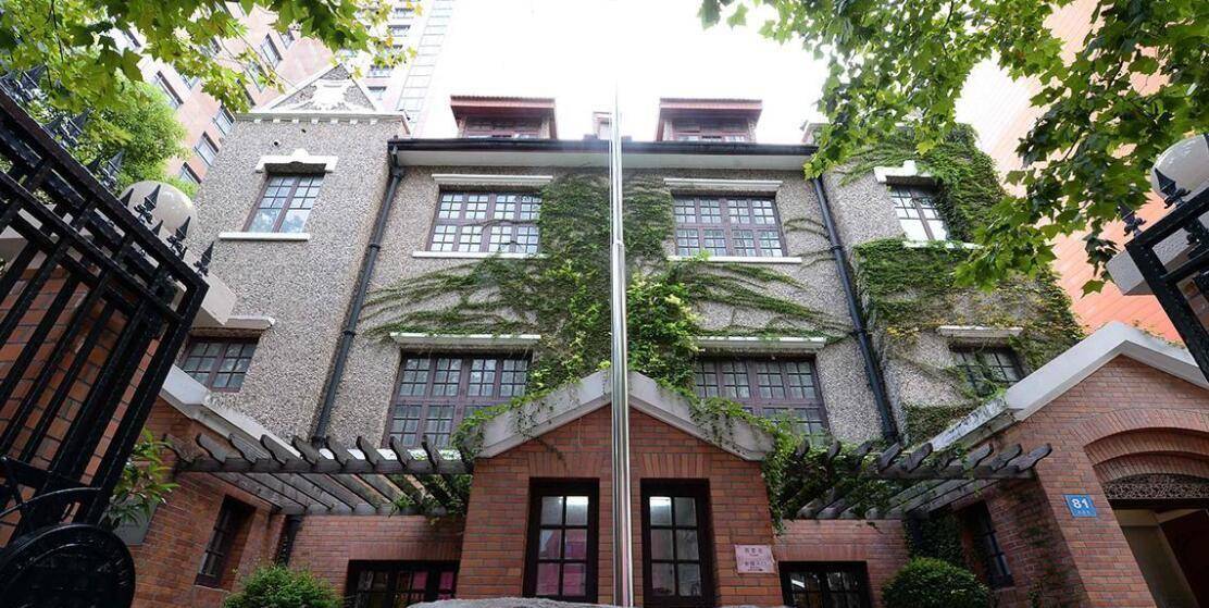 江苏公司安排员工听讲座,小伙得知86岁父亲真实身份:属中央特科