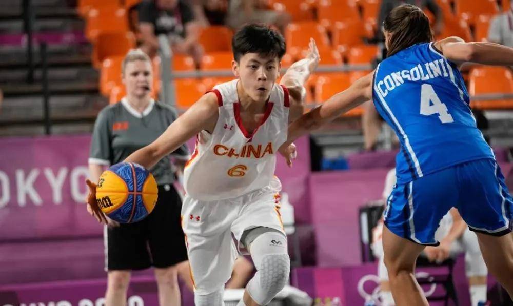 篮球女将杨舒予:19岁征战东京,因帅火爆全网,被赞"人间扳手"