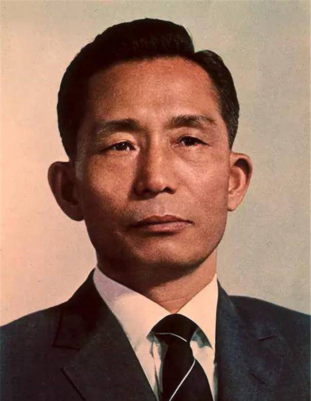 朴正熙的争议人生路:韩国政坛的猛人