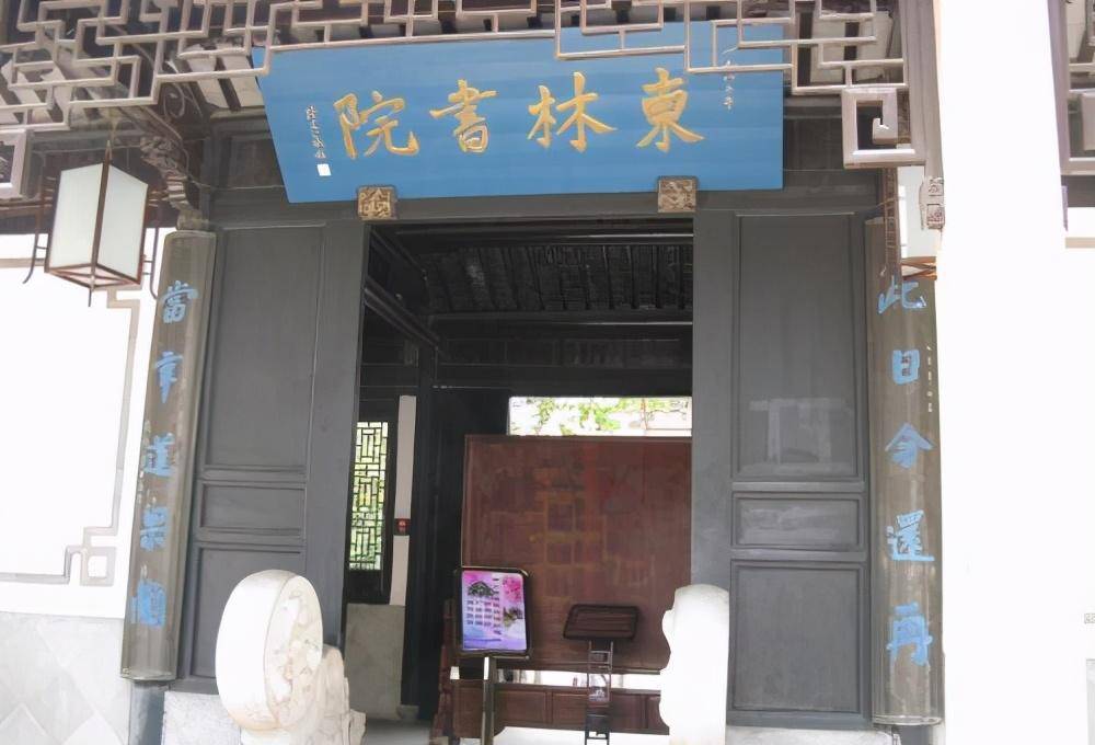 明末的危机:国库的空虚和农民的起义加速了明朝的灭亡