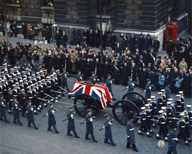 作为二战功臣和国家英雄,丘吉尔和戴高乐为何会接连被选民抛弃?