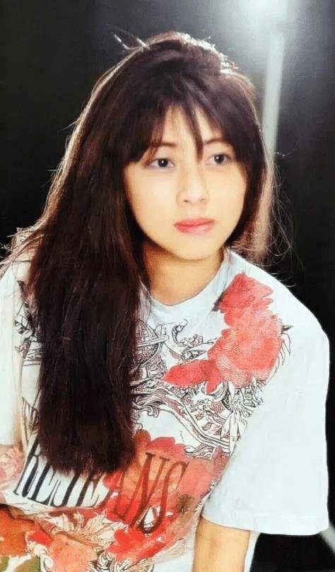 这场比赛足足有3000人参赛,毫无背景的坂井泉水靠实力,在这场比赛里崭