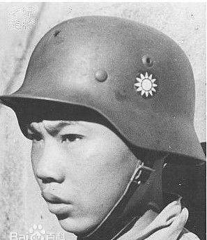 兵鉴不要以为抗战时期只要是国军就都戴德式盔