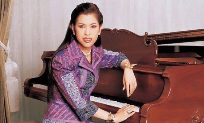 泰国最惨公主:被父母近亲影响,一婚受折磨二春遇到真爱却被抛弃