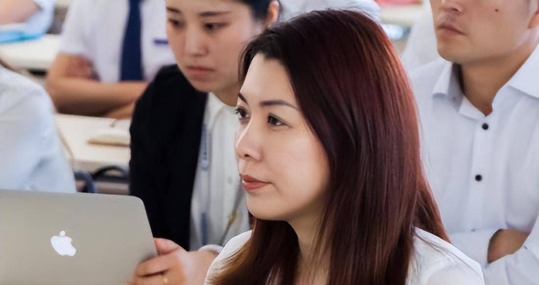 丁宁_公司_金融界