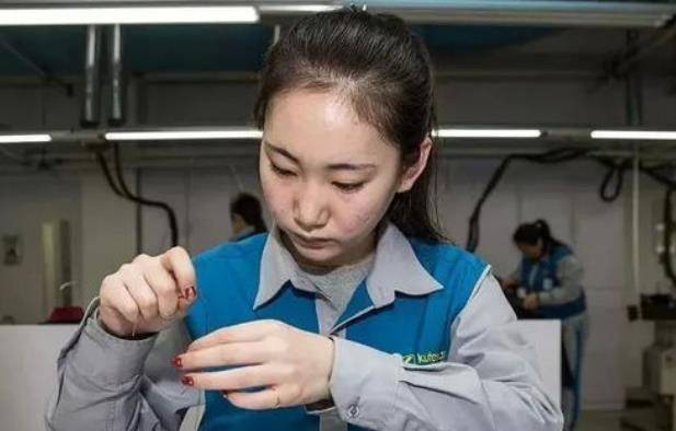 陈某是当地的一位干部子弟,个人条件比其他人要好的不少,从郑安玉刚刚