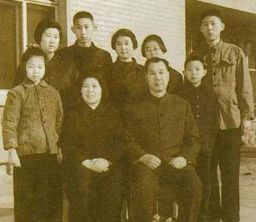1938年,军区追求杨成武的人有许多,赵志珍:最后成功的只能是我