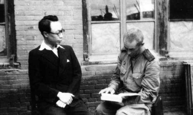 溥仪特赦后,在一场酒宴上被沈醉看出马脚:他的积极改造是装的?