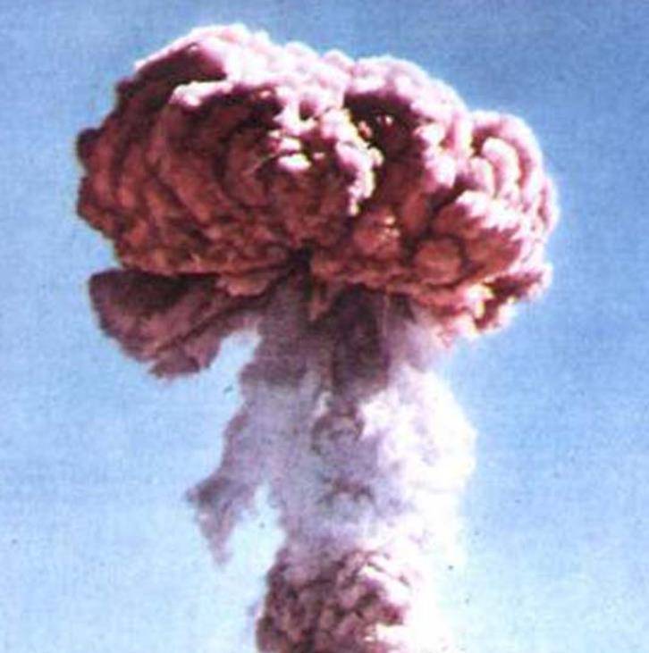 1964年10月16日,中国第一颗原子弹爆炸成功,钱学森用事实证明,中国