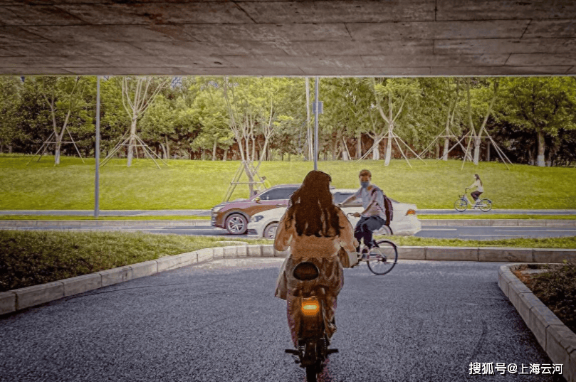 以前,资深的老烟枪,对香烟的依赖已经深入骨髓.