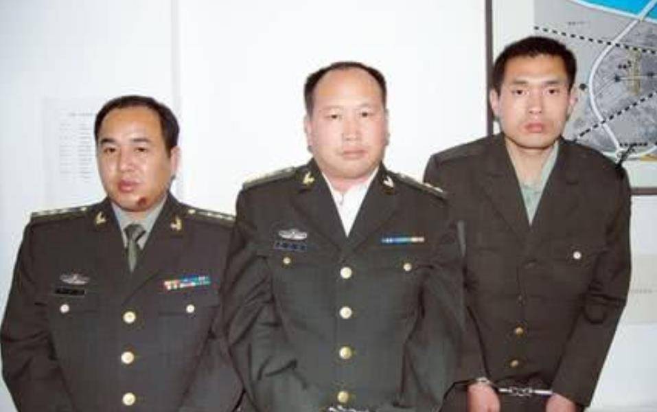 1993年一桩假军人案惊动领导,调查后发现,犯罪团伙胆子太大_郭荣_部队