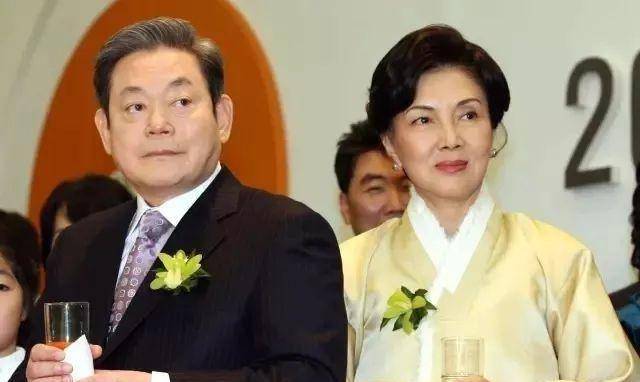 她是三星皇太后,也是韩国女首富,女儿自杀儿子入狱晚年悲凉_洪罗喜