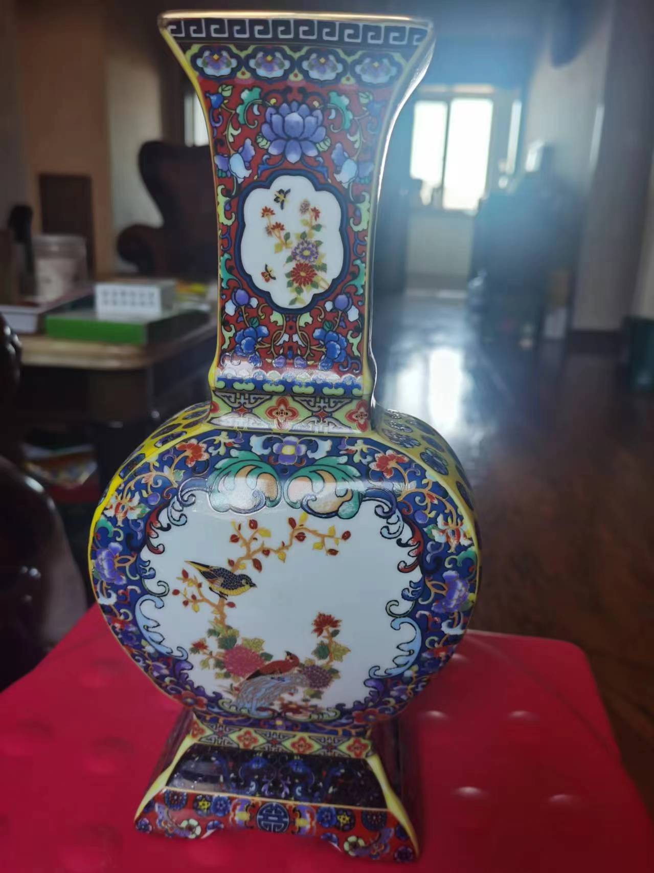 雍正年制珐琅彩花鸟四方瓶_瓷器_工艺_北京