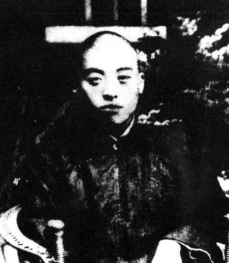 河南兄妹苦寻父亲8年未果,却得知真实身份:竟是将军杨靖宇后人