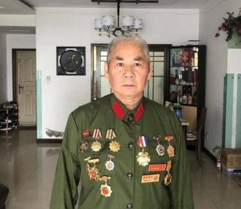 战士肖家喜:越南战场未杀敌一人,却获一等功,回国王震亲自慰问