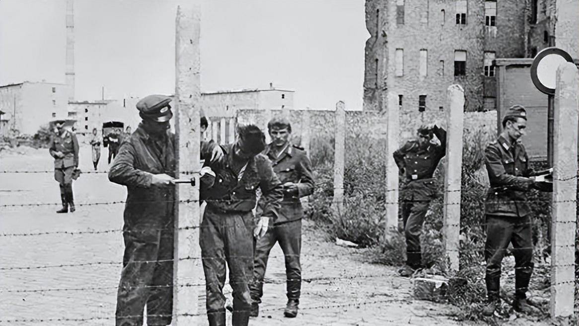 只有监狱的围墙是为了防止人出来_东德_西柏林_西德