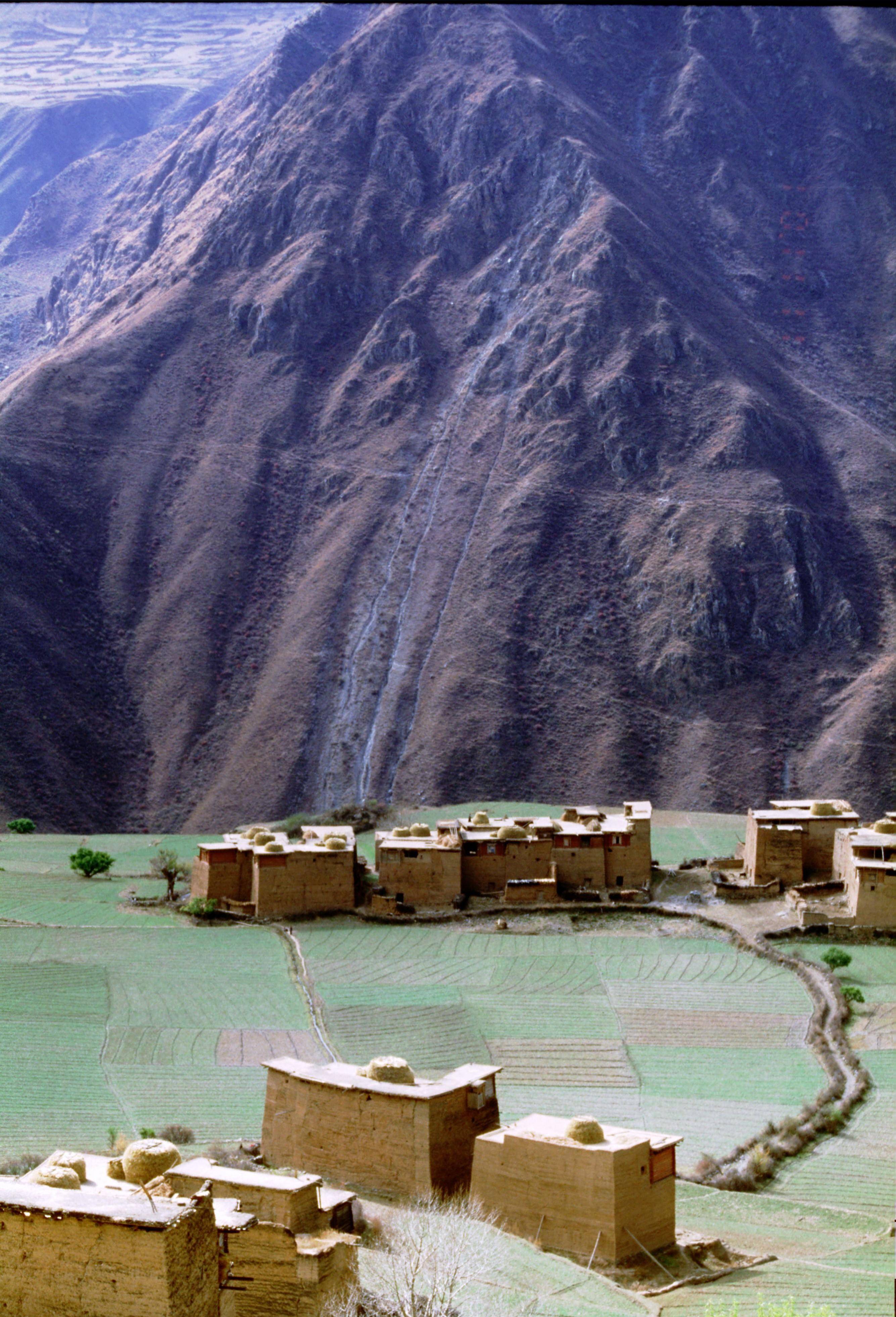 《发现山岩父系部落》4-3:白玉县长羊泽的1939