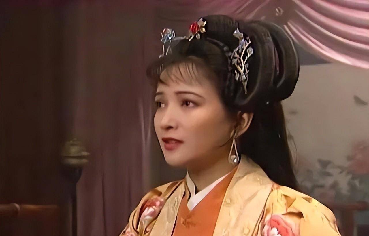 后孙权对皇嫂仍万般尊重,也在大乔与众臣如张昭周瑜鲁肃等人的辅佐下